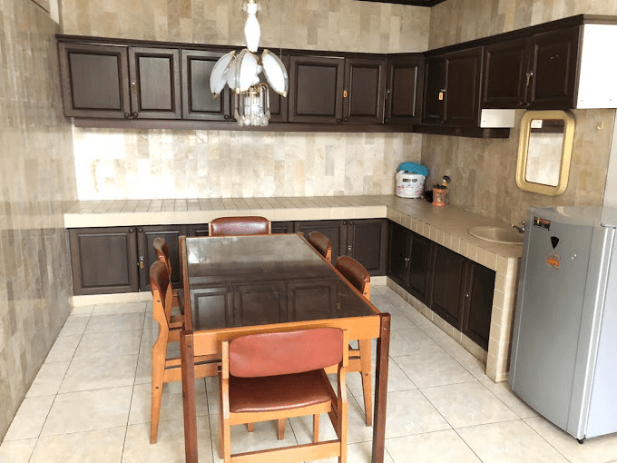 Ruang Makan Wisma Hening 2 Villa Tretes Sewa
