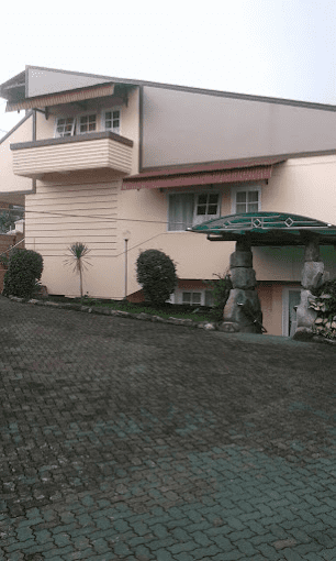 Tampak Depan Wisma Hening 2 Villa Tretes Sewa