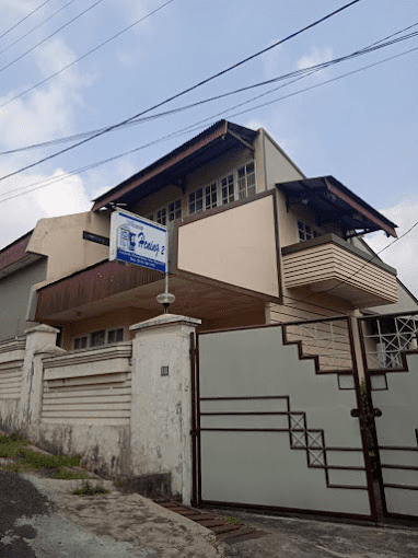 Tampak Luar Wisma Hening 2 Villa Tretes Sewa